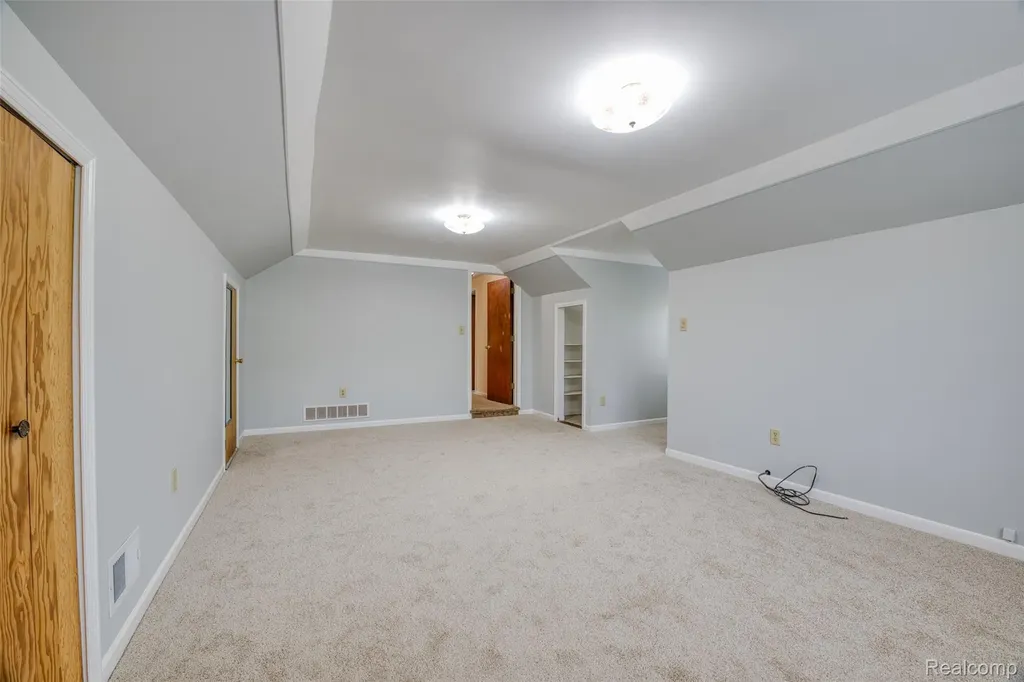 6295 Vernmoor Drive Troy City MI 48098