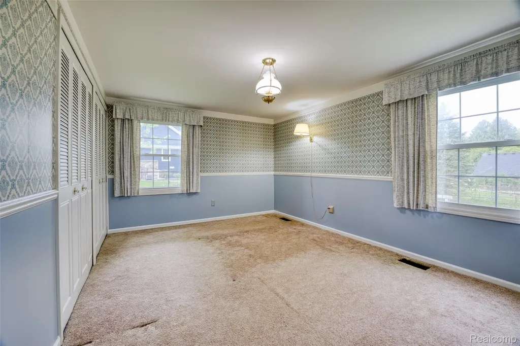 6295 Vernmoor Drive Troy City MI 48098