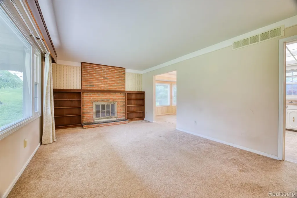 6295 Vernmoor Drive Troy City MI 48098