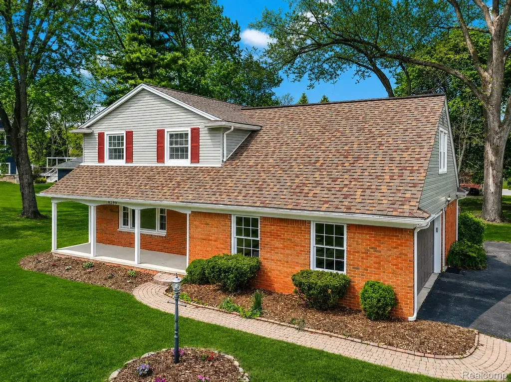 6295 Vernmoor Drive Troy City MI 48098