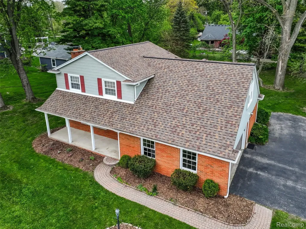 6295 Vernmoor Drive Troy City MI 48098