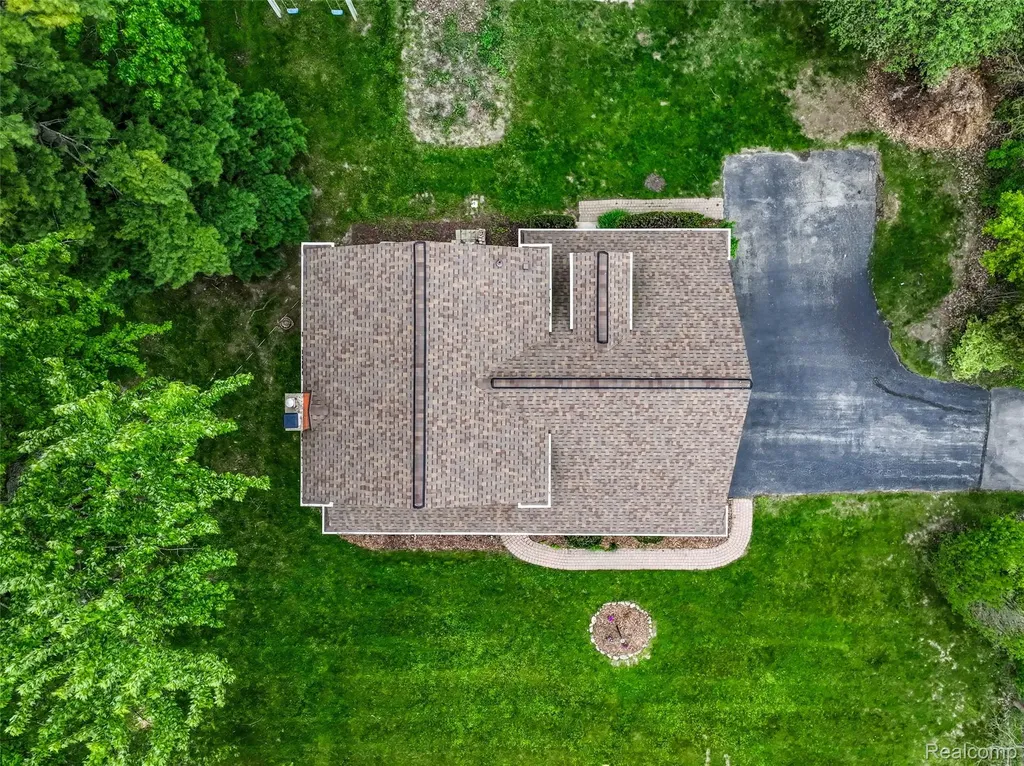 6295 Vernmoor Drive Troy City MI 48098