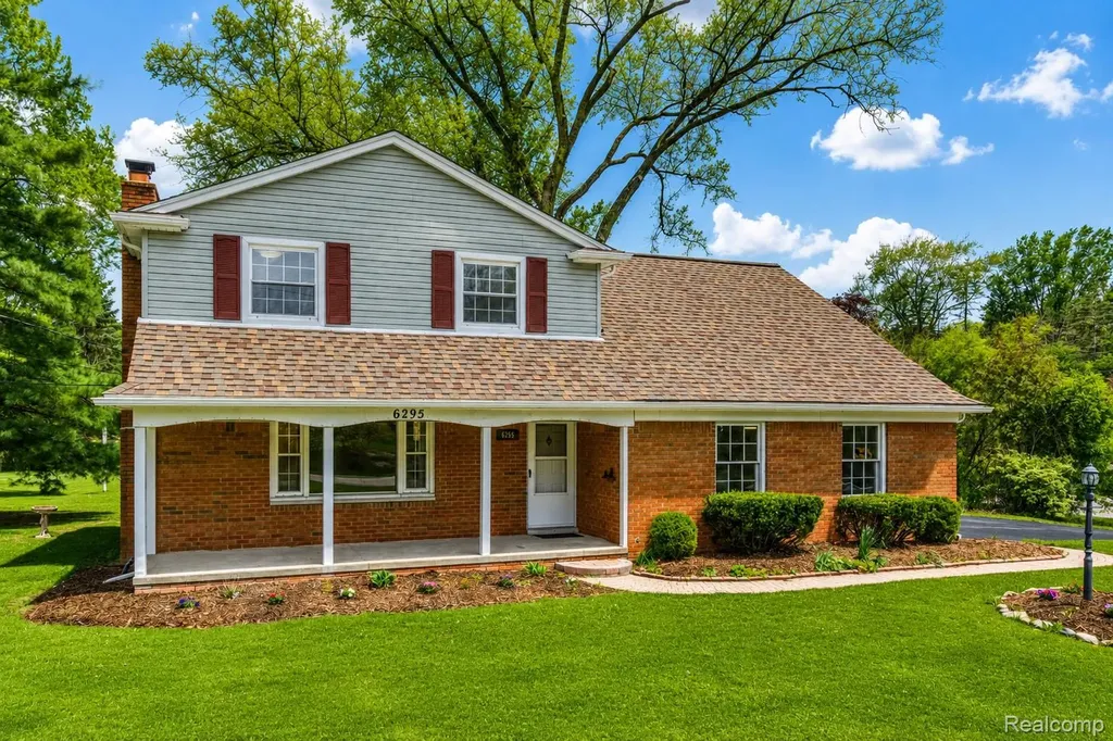 6295 Vernmoor Drive Troy City MI 48098