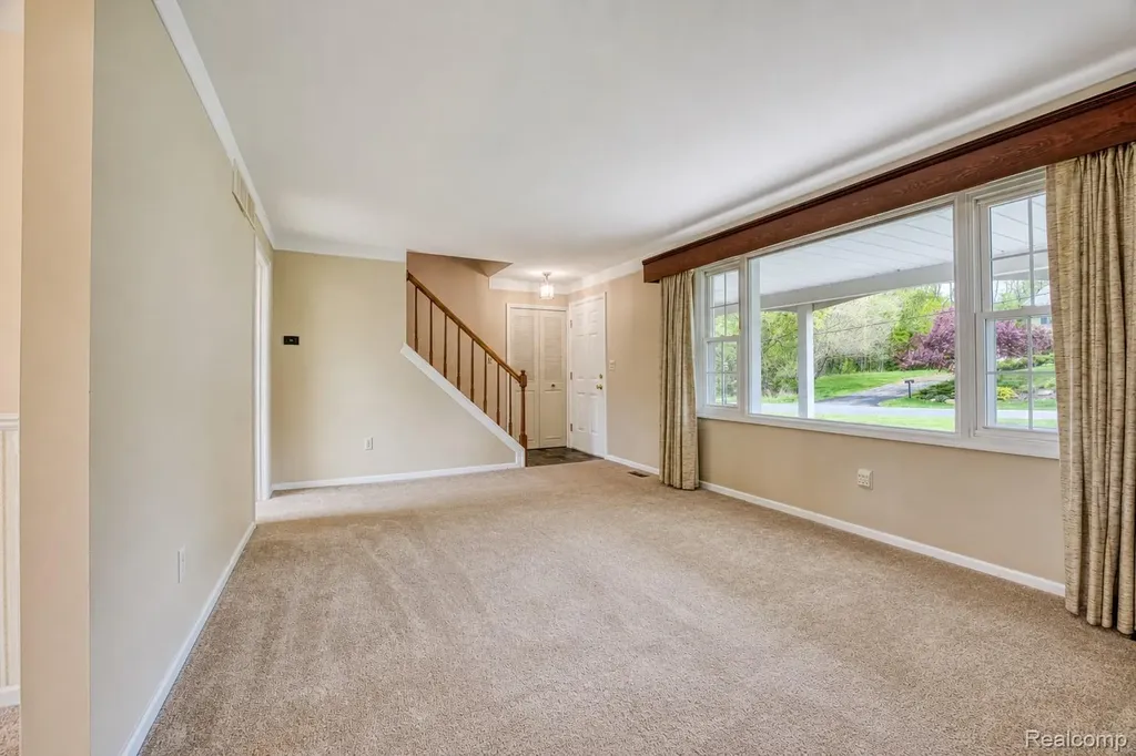 6295 Vernmoor Drive Troy City MI 48098