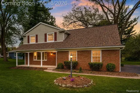 6295 Vernmoor Drive Troy City MI 48098