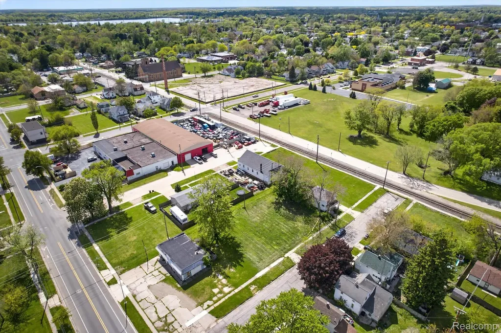 1016 Humphrey Street Monroe City MI 48161