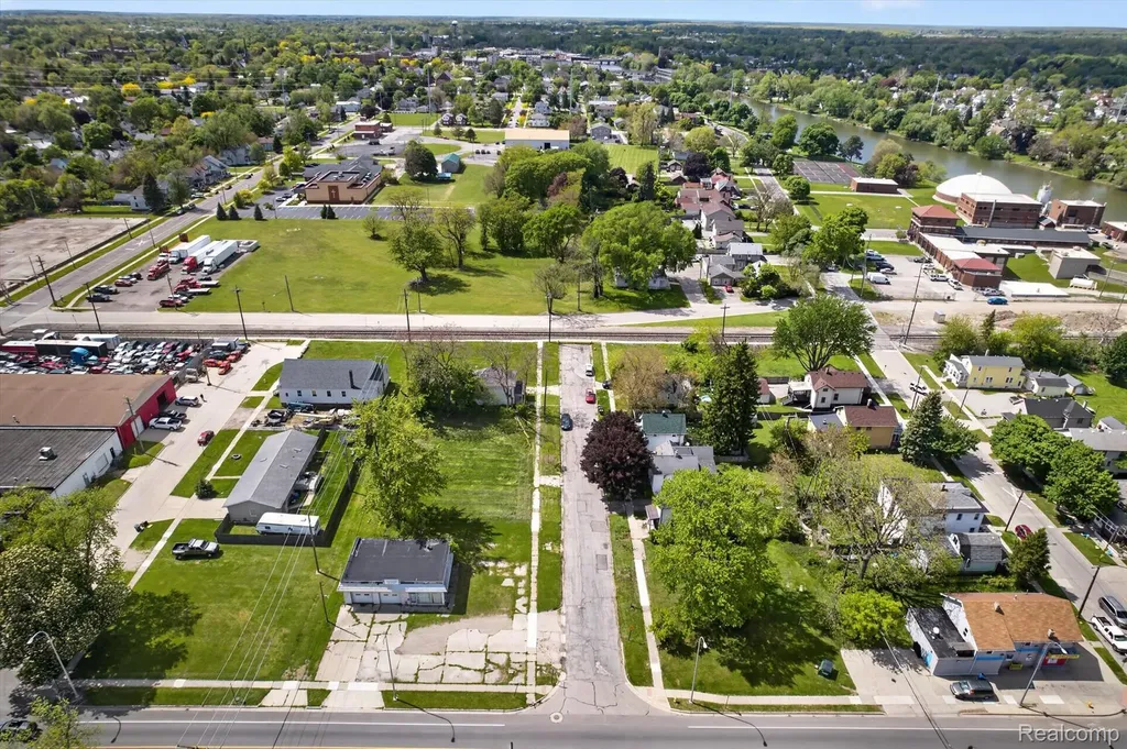 1016 Humphrey Street Monroe City MI 48161