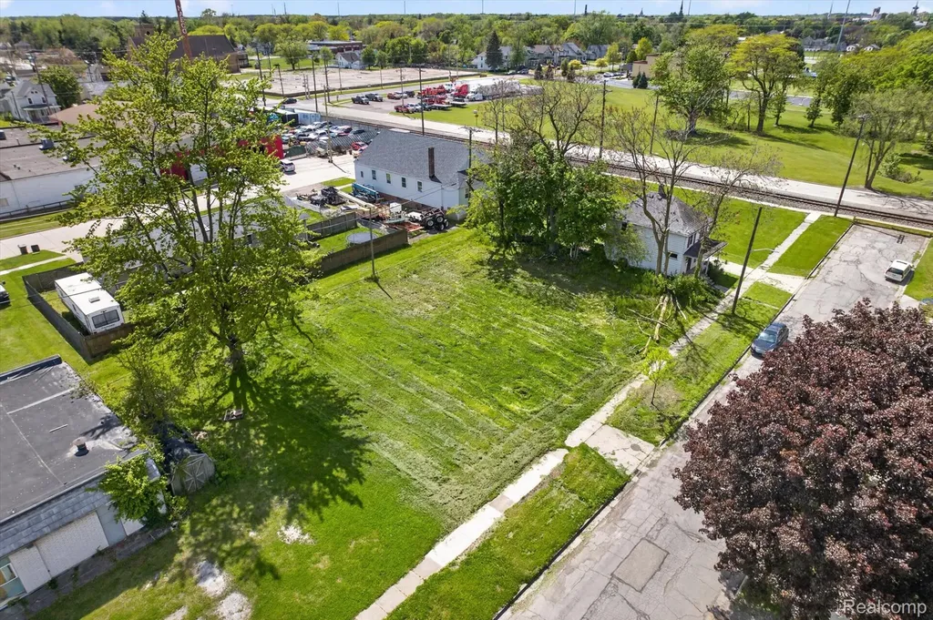 1016 Humphrey Street Monroe City MI 48161