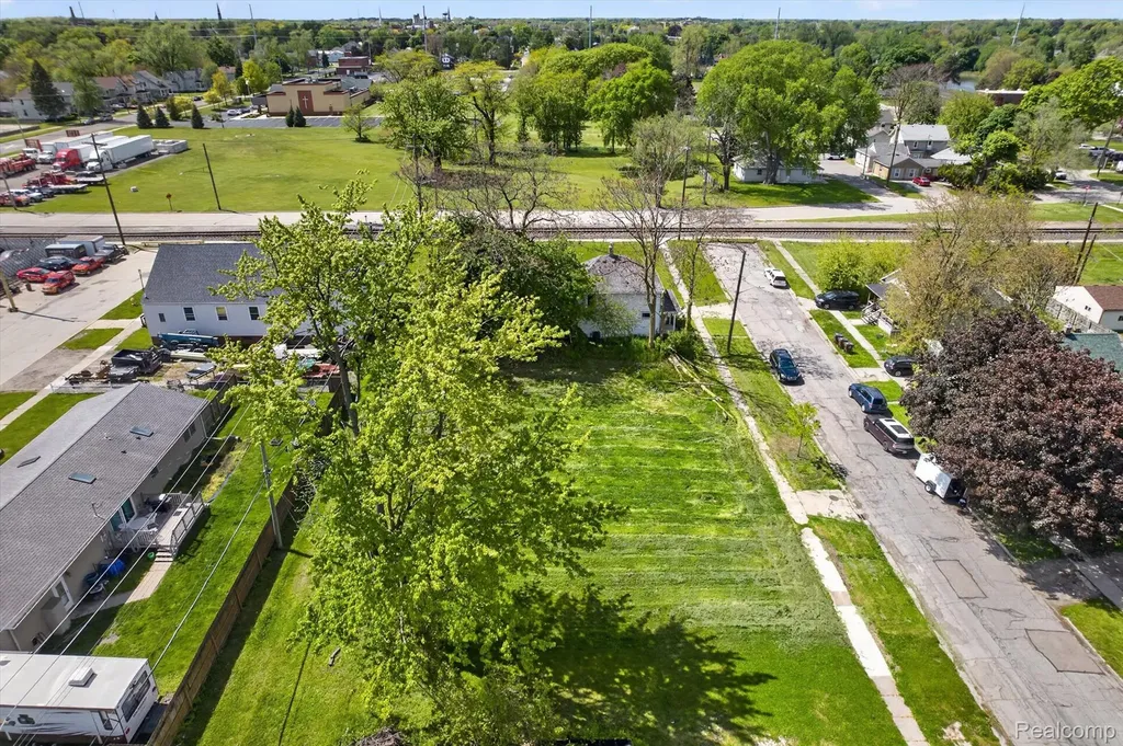 1016 Humphrey Street Monroe City MI 48161