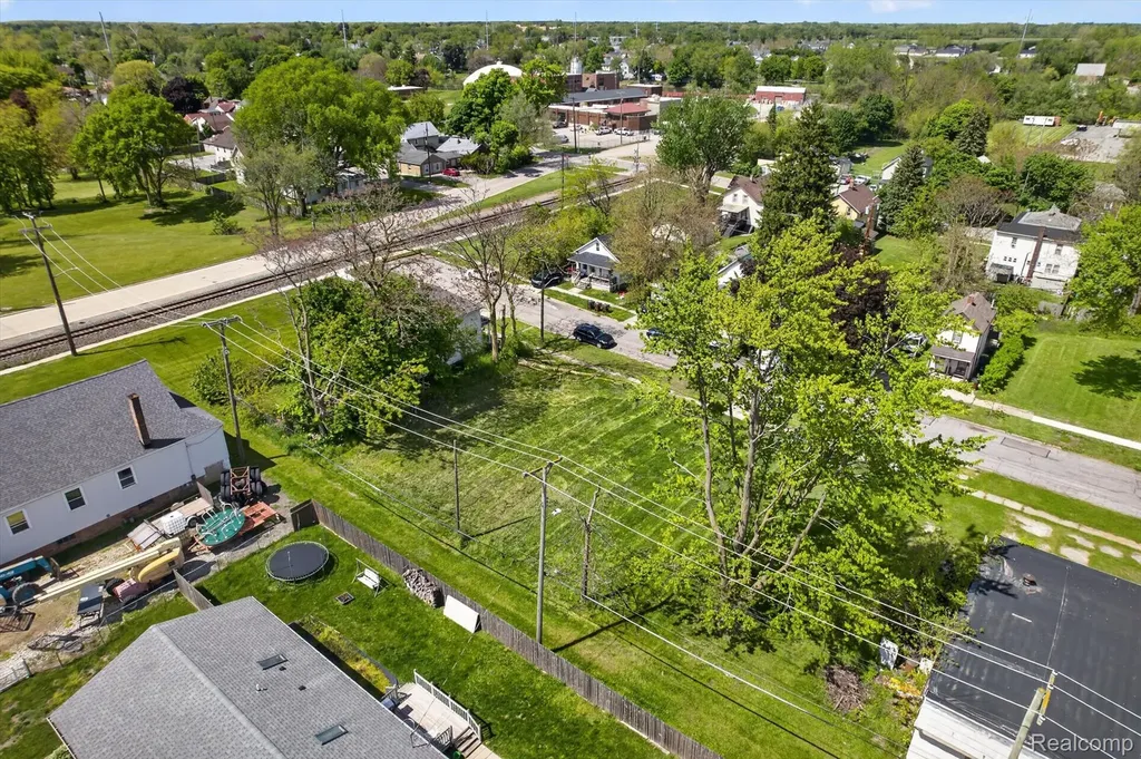 1016 Humphrey Street Monroe City MI 48161