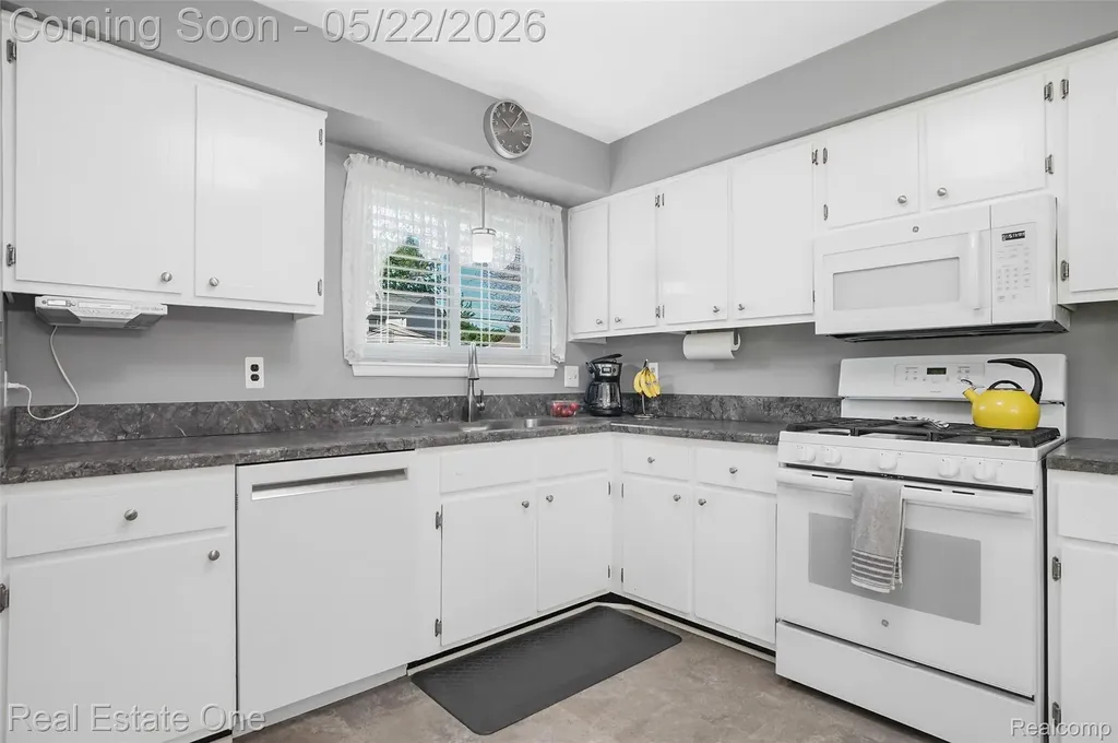 38743 Arcola Drive Sterling Heights City MI 48312