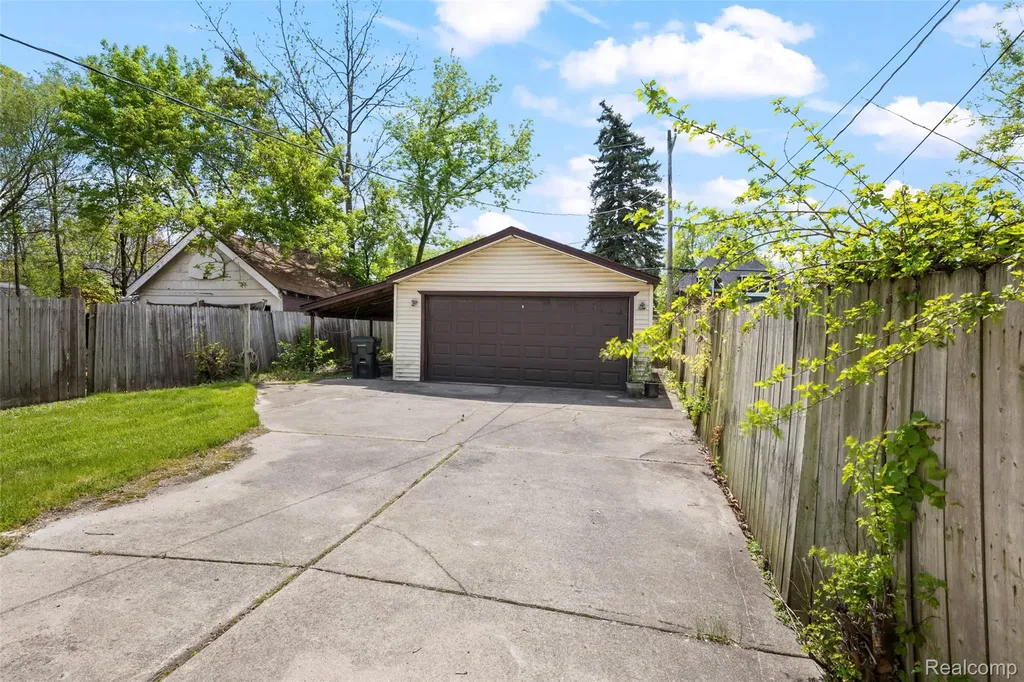2681 Burlingame Street Detroit City MI 48206