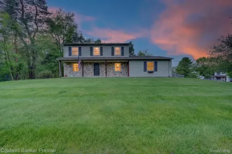 425 Arbor Pine Drive Ortonville Village MI 48462