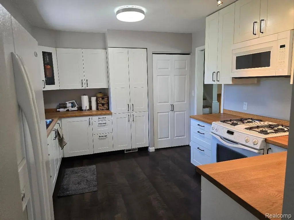 5523 Jerome Lane Grand Blanc Charter Township MI 48439