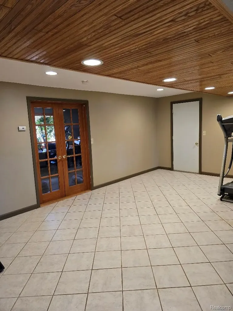 5523 Jerome Lane Grand Blanc Charter Township MI 48439