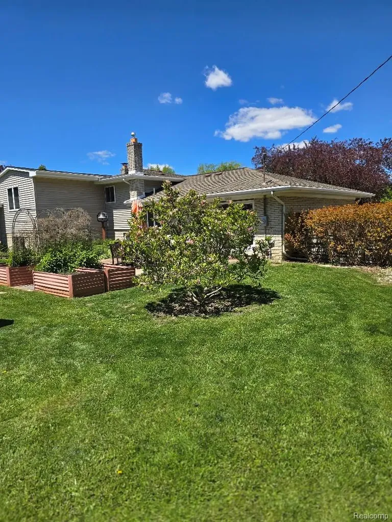 5523 Jerome Lane Grand Blanc Charter Township MI 48439