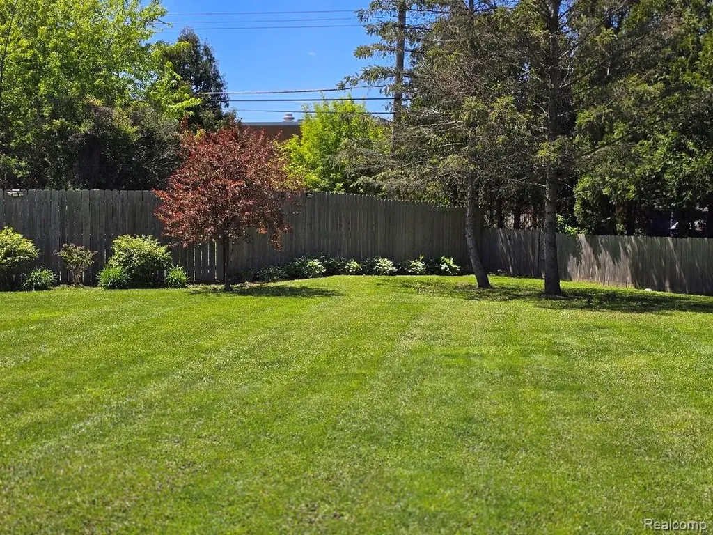 5523 Jerome Lane Grand Blanc Charter Township MI 48439