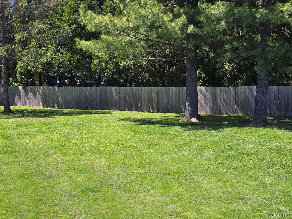 5523 Jerome Lane Grand Blanc Charter Township MI 48439