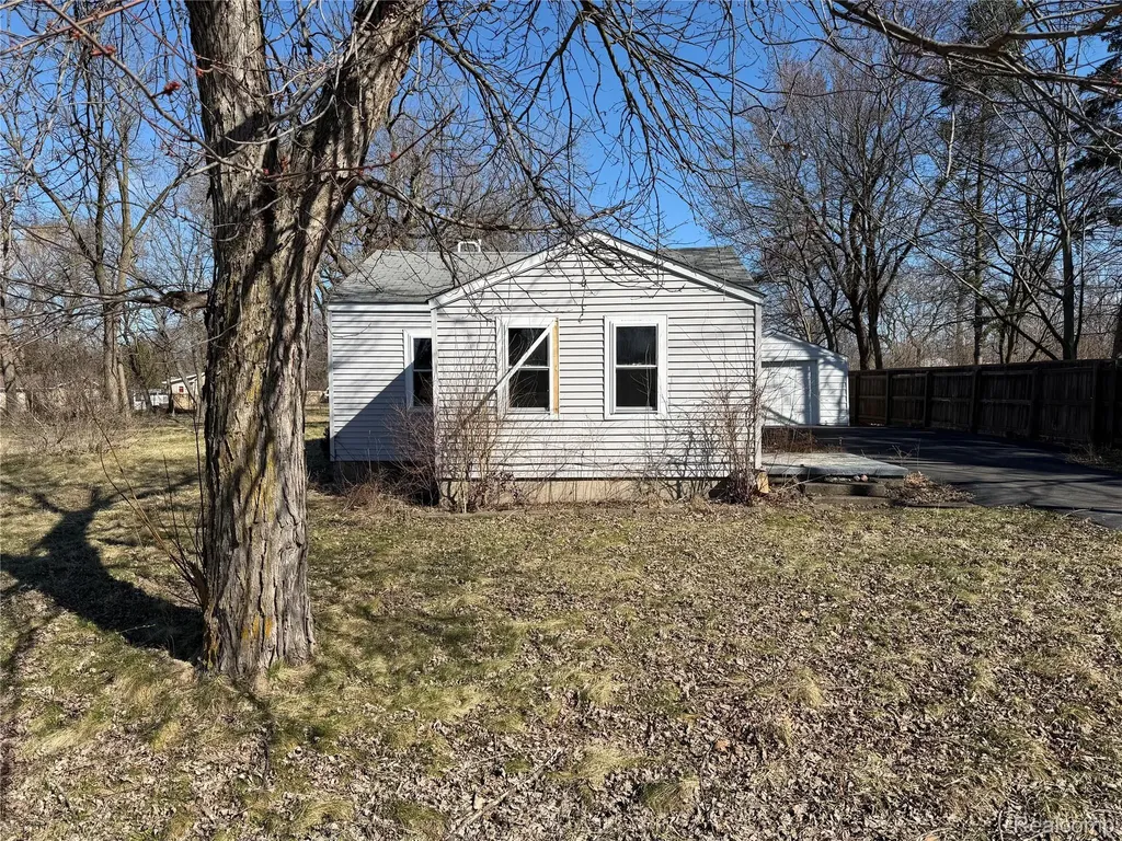 1038 W Pine Avenue Mt. Morris Township MI 48458