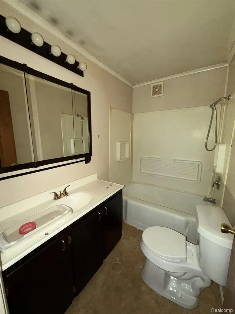 1038 W Pine Avenue Mt. Morris Township MI 48458