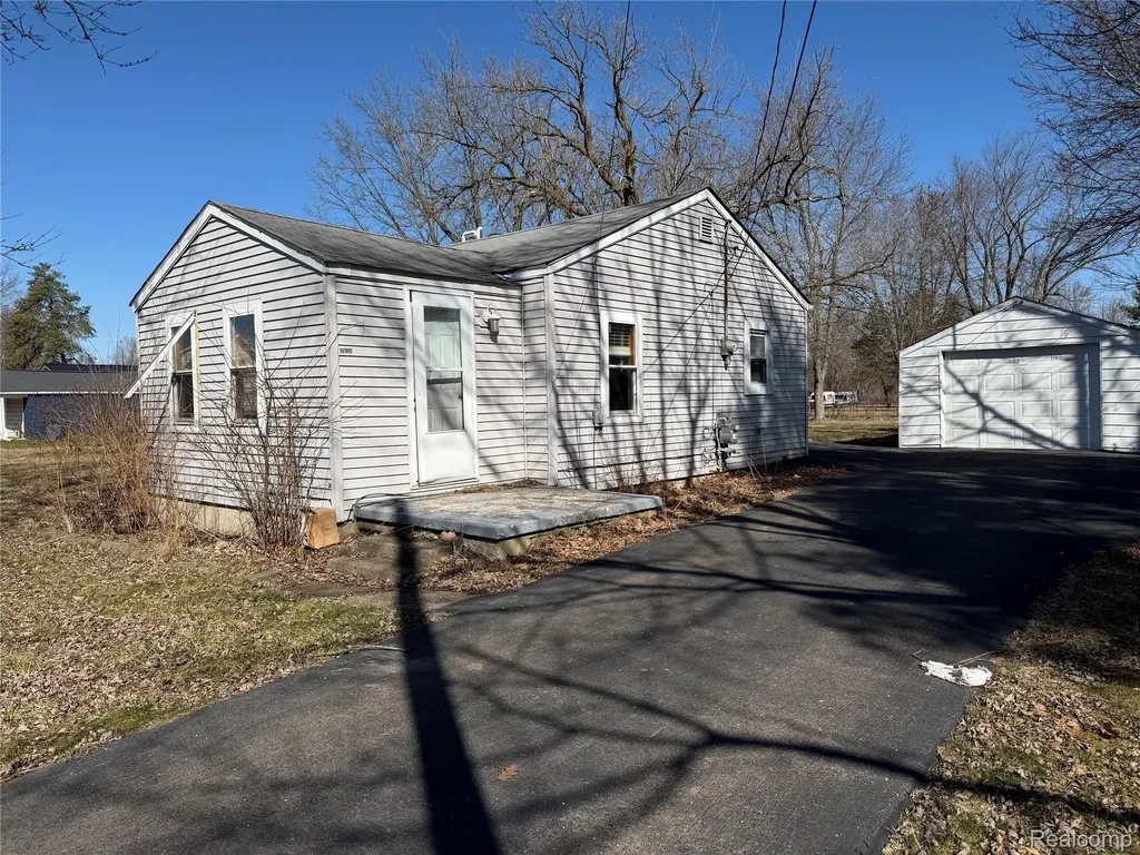 1038 W Pine Avenue Mt. Morris Township MI 48458