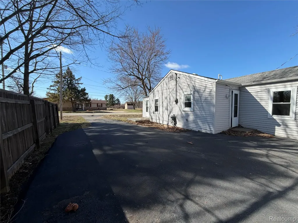 1038 W Pine Avenue Mt. Morris Township MI 48458