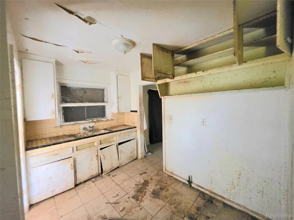 14506 Mapleridge Street Detroit City MI 48205