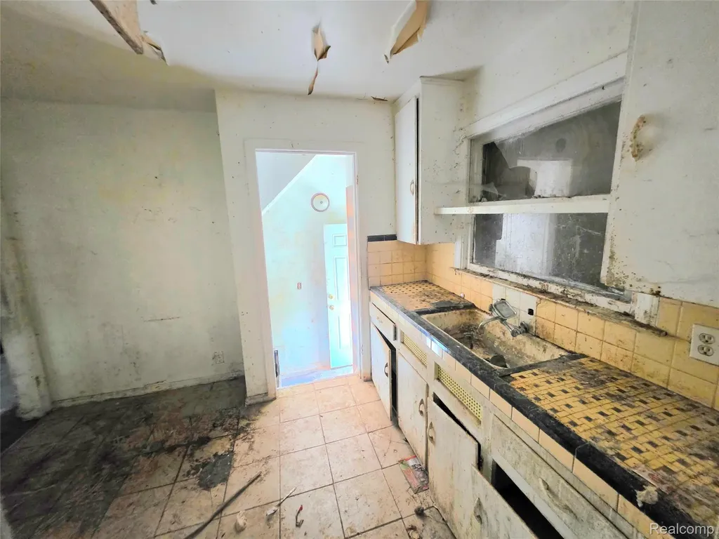 14506 Mapleridge Street Detroit City MI 48205