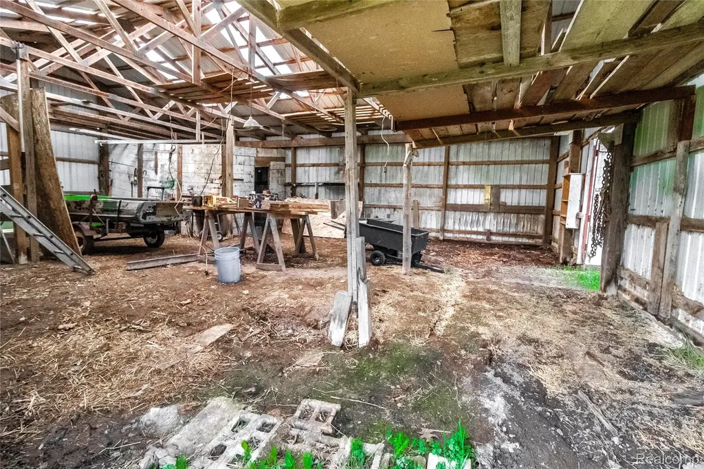 3800 Klam Road Oregon Township MI 48421