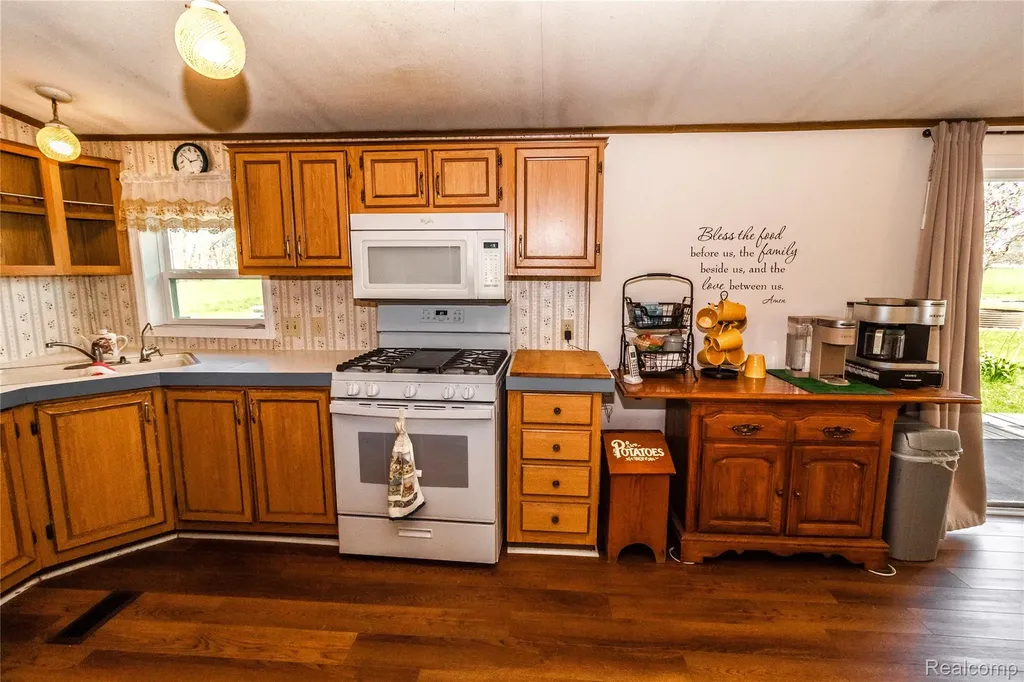 3800 Klam Road Oregon Township MI 48421