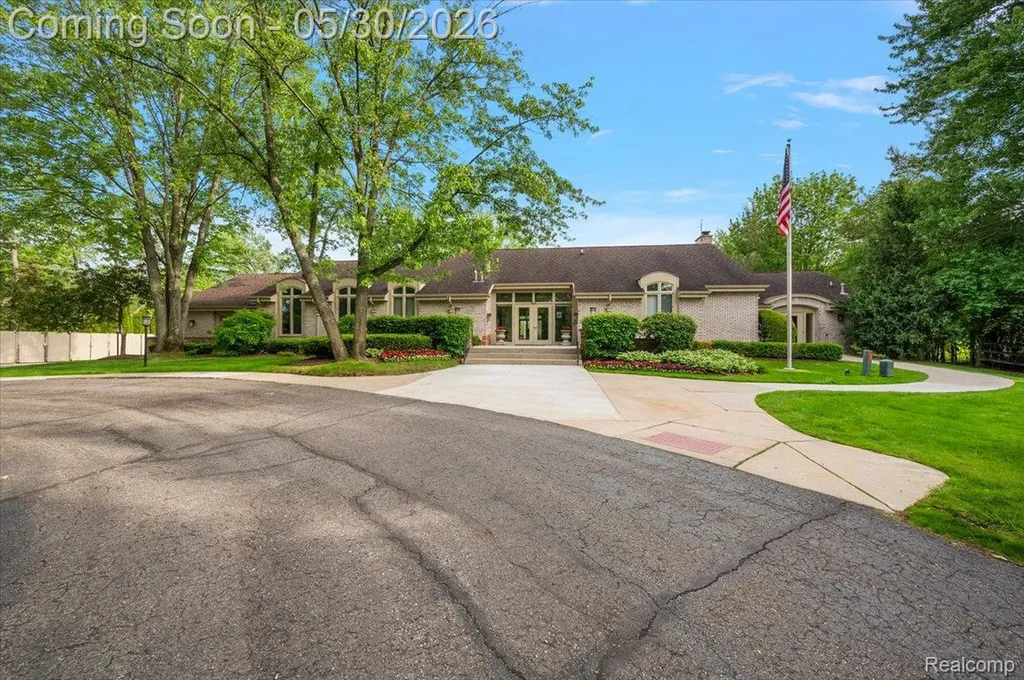 1161 Hillpointe Circle Bloomfield Hills City MI 48304