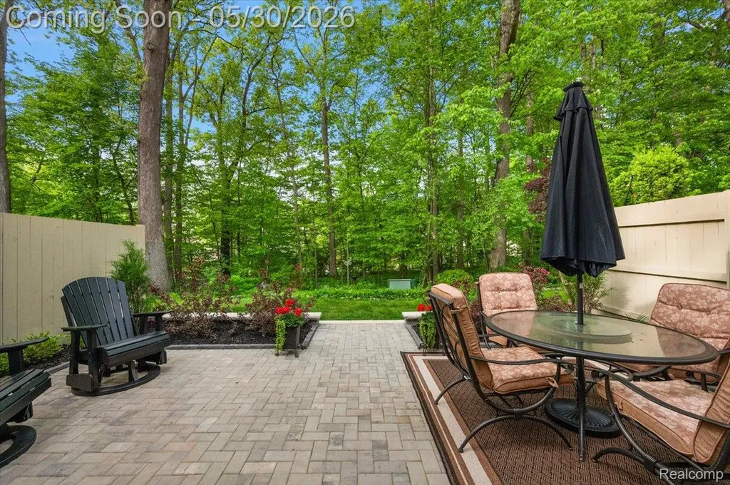 1161 Hillpointe Circle Bloomfield Hills City MI 48304