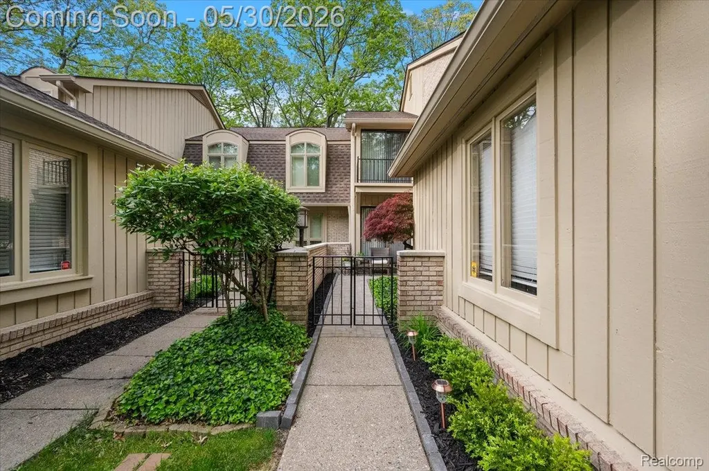 1161 Hillpointe Circle Bloomfield Hills City MI 48304