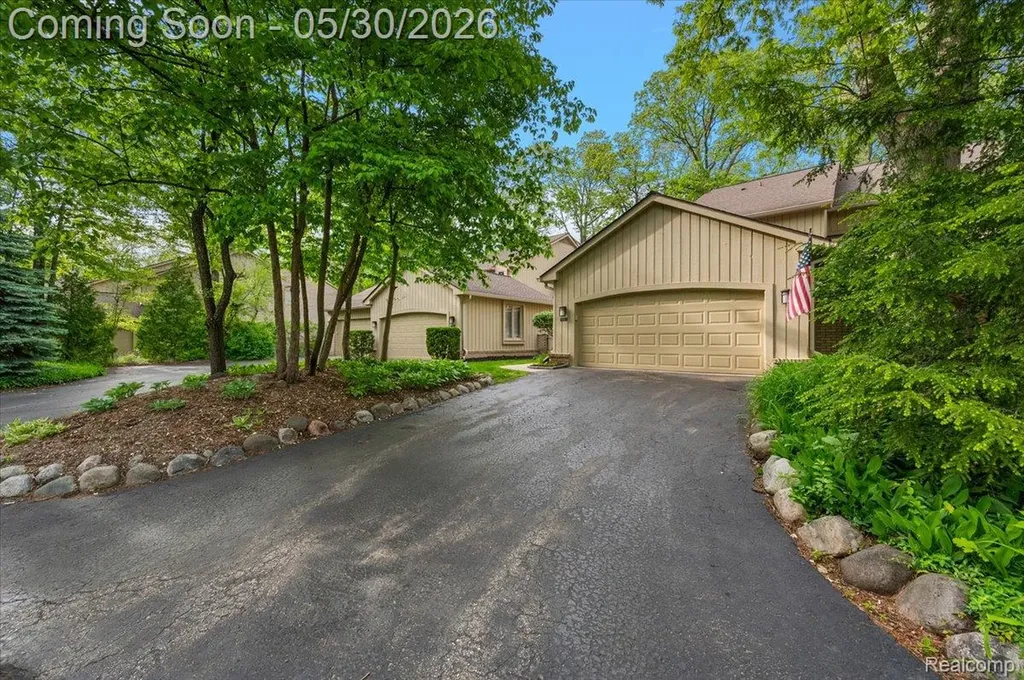 1161 Hillpointe Circle Bloomfield Hills City MI 48304