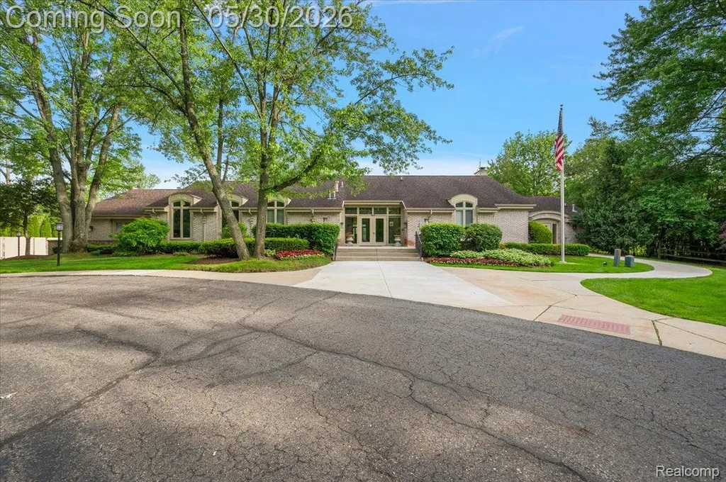 1161 Hillpointe Circle Bloomfield Hills City MI 48304