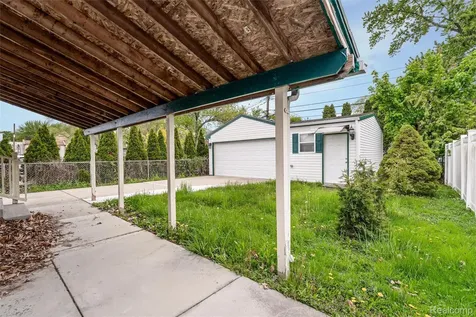 3318 Wakefield Road Berkley City MI 48072