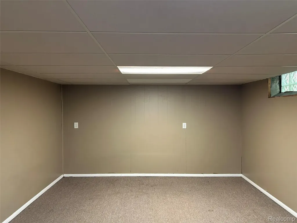 28327 Edward Avenue Madison Heights City MI 48071
