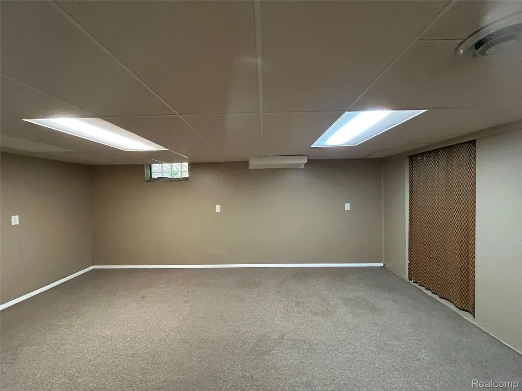 28327 Edward Avenue Madison Heights City MI 48071