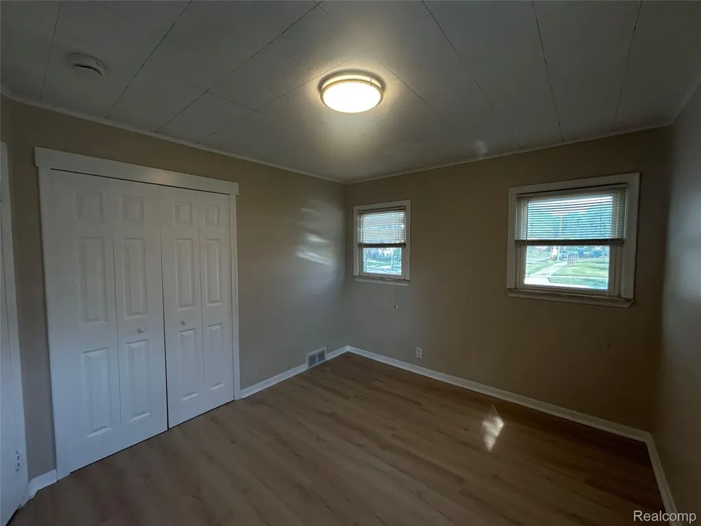 28327 Edward Avenue Madison Heights City MI 48071