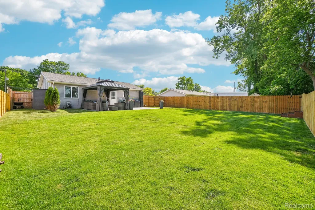 2602 Pontiac Lake Road Waterford Charter Township MI 48328