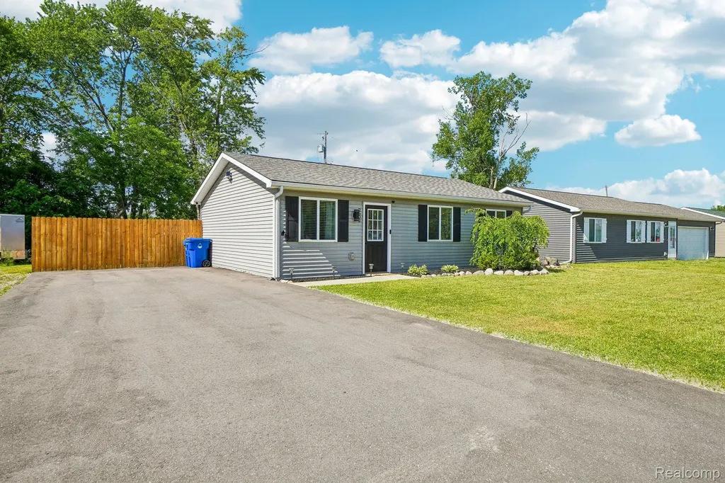2602 Pontiac Lake Road Waterford Charter Township MI 48328