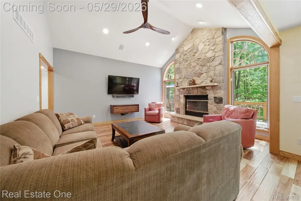 4640 Oak Lane Hamburg Township MI 48189