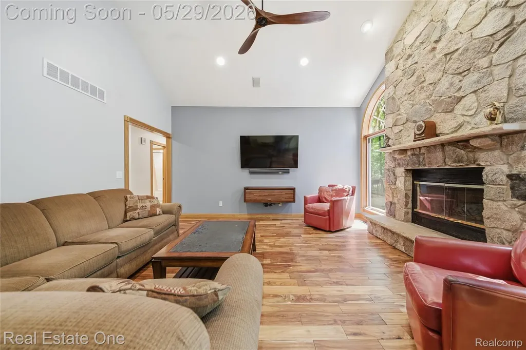 4640 Oak Lane Hamburg Township MI 48189