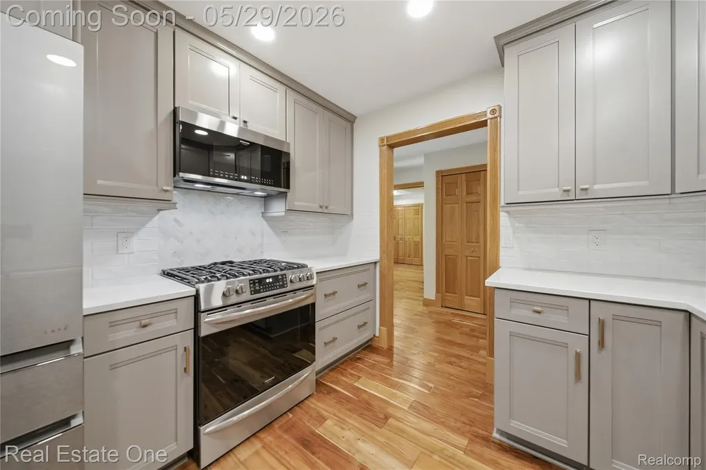 4640 Oak Lane Hamburg Township MI 48189