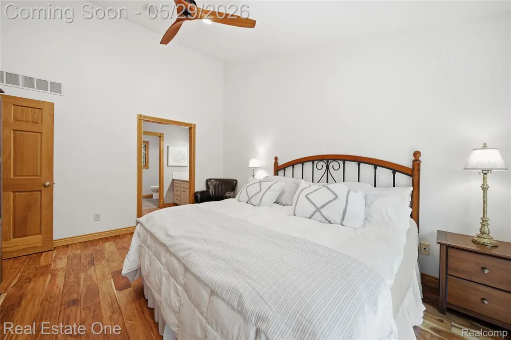 4640 Oak Lane Hamburg Township MI 48189