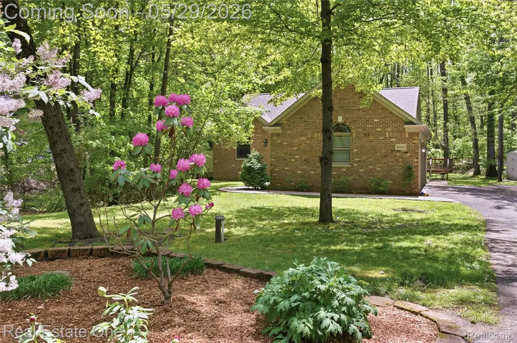 4640 Oak Lane Hamburg Township MI 48189