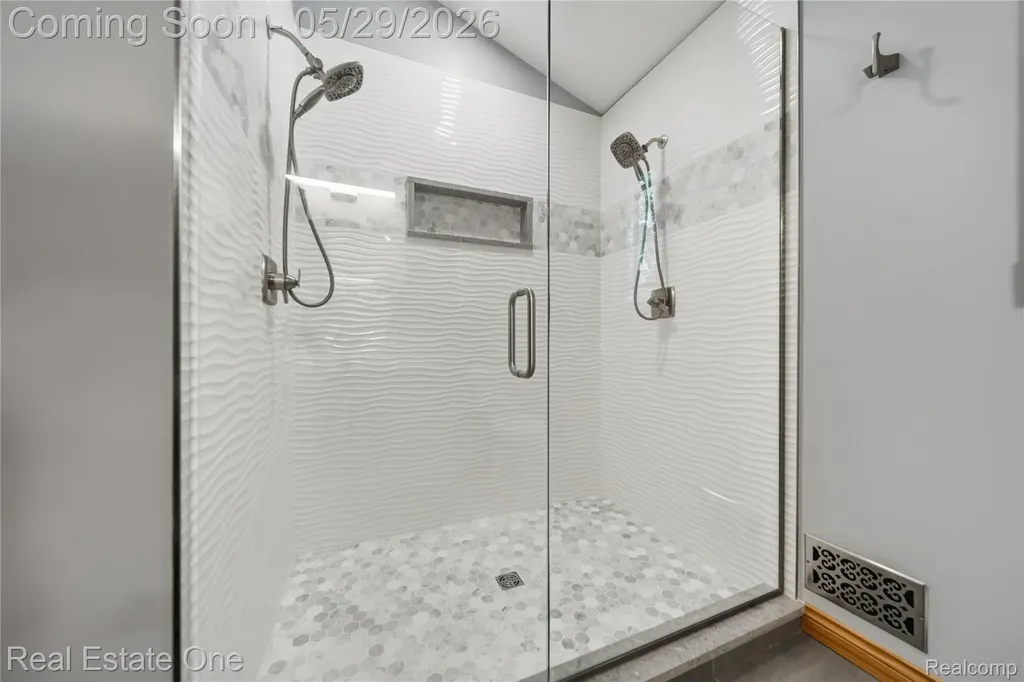 4640 Oak Lane Hamburg Township MI 48189