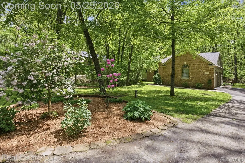 4640 Oak Lane Hamburg Township MI 48189