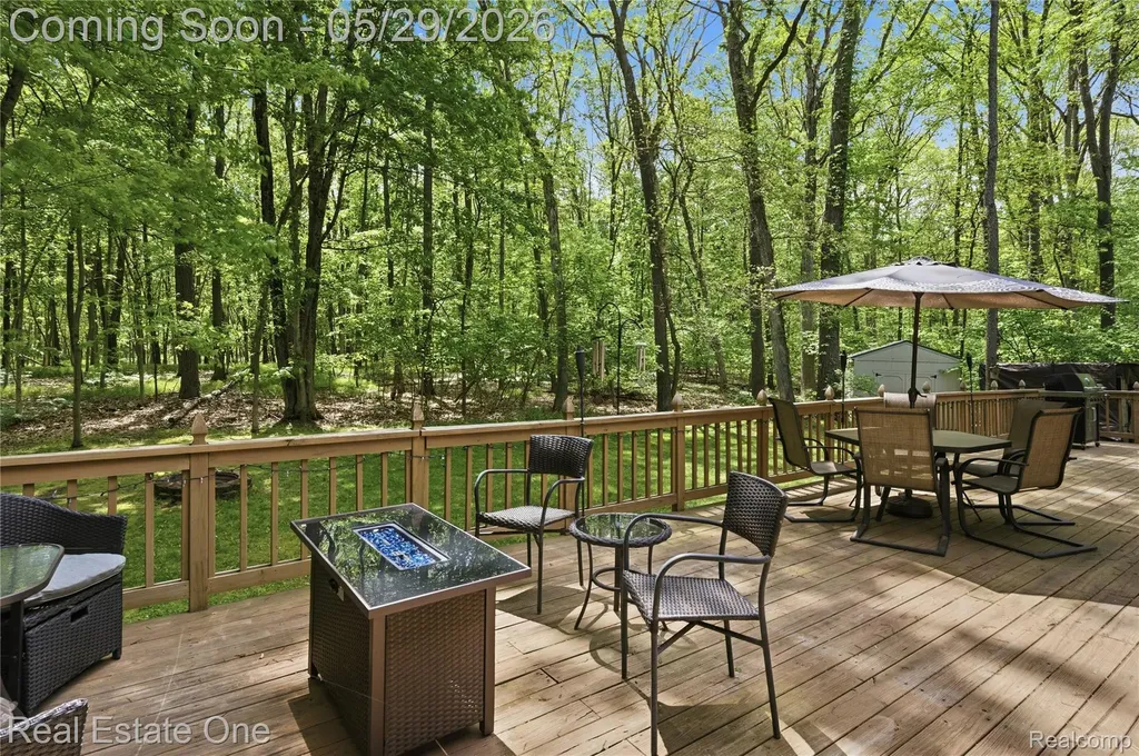 4640 Oak Lane Hamburg Township MI 48189