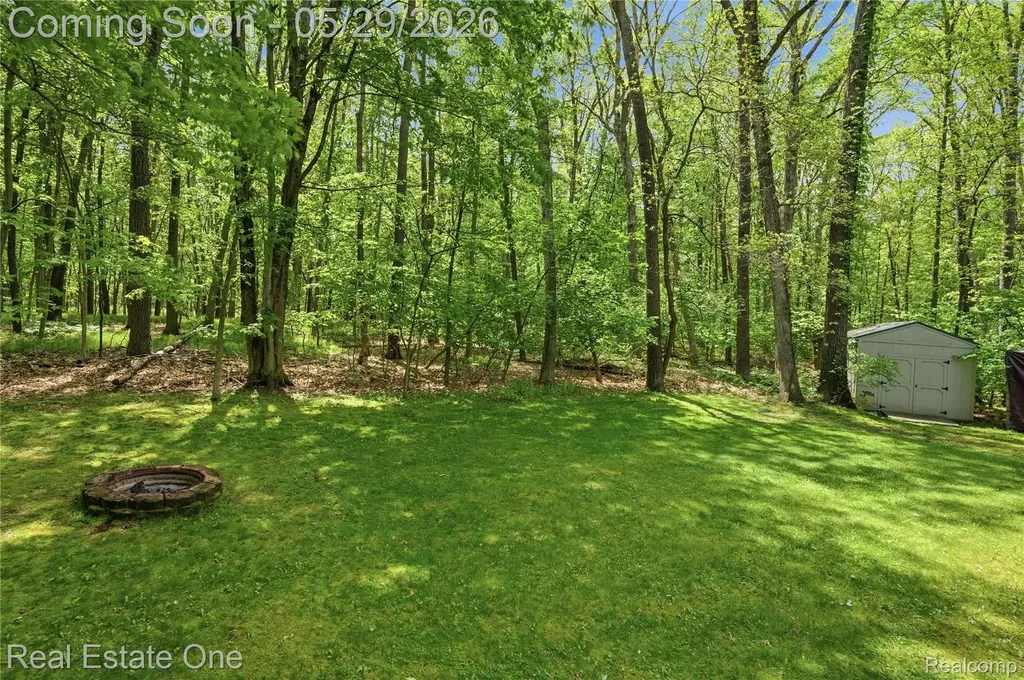 4640 Oak Lane Hamburg Township MI 48189